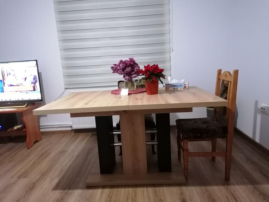 Excelentă masa aceasta!
De când am primit-o, doar aici luăm prânzul și masa de seara. Avem spațiul necesar pentru tot, iar când vor veni și copiii de sărbători, vom folosi-o în forma extinsă. Am făcut cea mai bună achiziție! Copiii sunt încântați și ei! Transportul impecabil. Prețul foarte bun. Am putut aplica și o reducere cu un cod "Black friday". Ambalată fără cusur. Domnii care au transportat-o, foarte amabili. Plata pe loc, varianta online, direct de pe card. Suntem foarte mulțumiți! Recomand! La mulți ani, Expedo! 