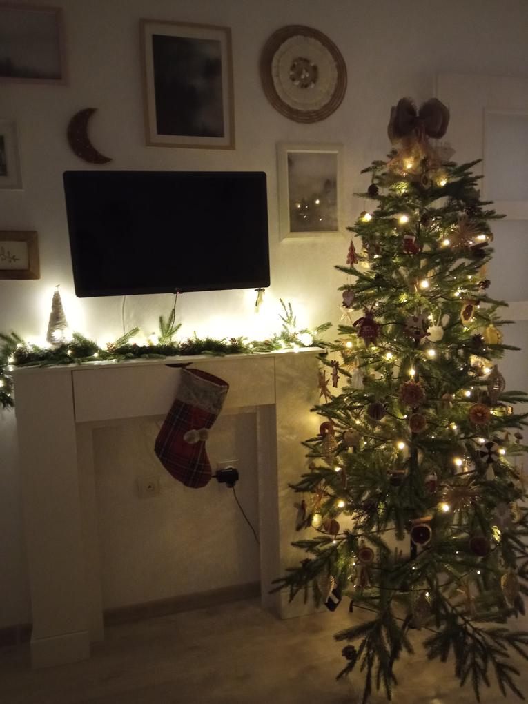 It's a pretty basic piece of furniture, but il looks really nice once you style it.