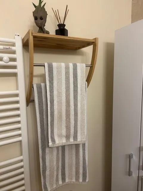 Este foarte frumos si de calitate. 