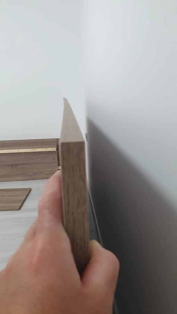Rama patului a ajuns incompleta, lipsa una dintre parti, spătarul este defect (foarte stramb din fabrică) + lipsa si toate accesoriile necesare montarii care de altfel se preseupune ca sunt incluse