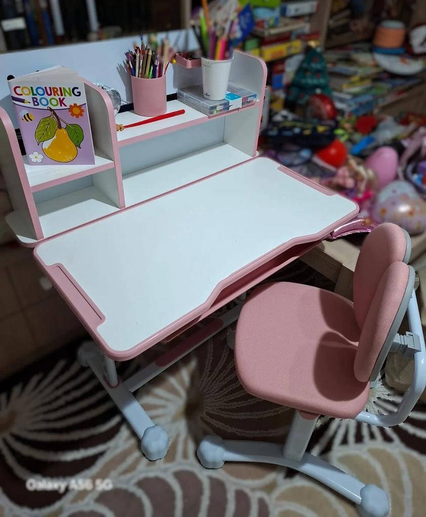 Setul birou+scaun a sosit in câteva zile. Materialele sunt de buna calitate, culorile sunt plăcute. Fetiței ii place foarte mult setul, il va putea utiliza mult timp dat fiind posibilitatea de reglare atât a înălțimii biroului cat si a scaunului. Montajul a durat vreo 2 ore. 