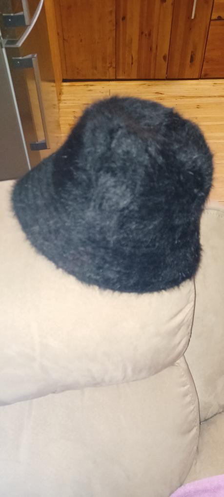 O pălărie ușoară, o port cu placere. Mi se potrivește 