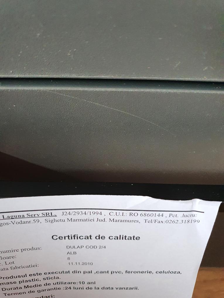 Calitate cam slabă,  murdară am sters cu diluant lipiciul,  cu zgârieturi și îmbinări imperfecte oricât am tras de ele la colturi nu se îmbină bine